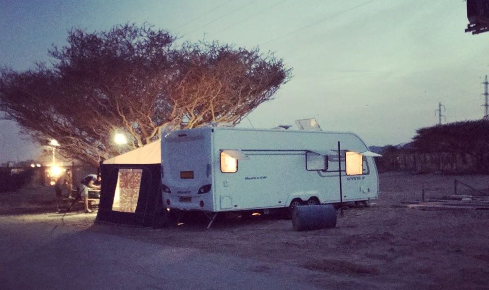 קרוואן בחניון לילה חי בר יטבתה