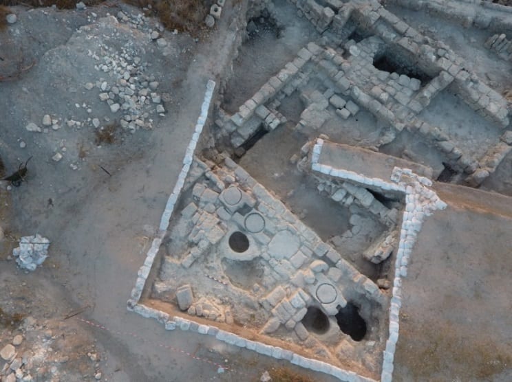 חפירות בית שערים4.jpg