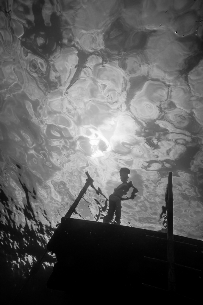 בין שמים וים - עמרי יוסף עומסי