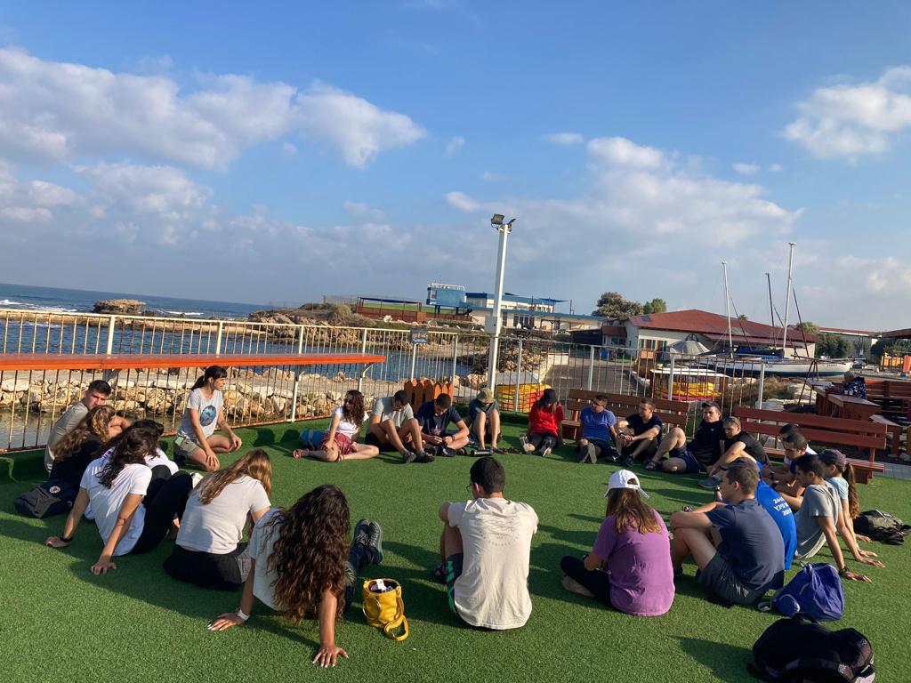 צוערי קורס חובלים שומרים על הים. צילם יגאל בן ארי, רשות הטבע והגנים