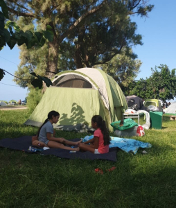 ילדות המשפחה בשישי לפני הלחימה בגן הלאומי תל אשקלון