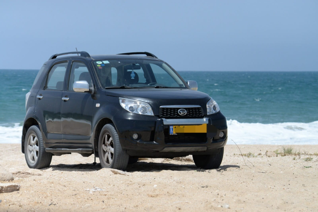 אסורה נסיעה בחופים. צילום: גיא לויאן, רשות הטבע והגנים