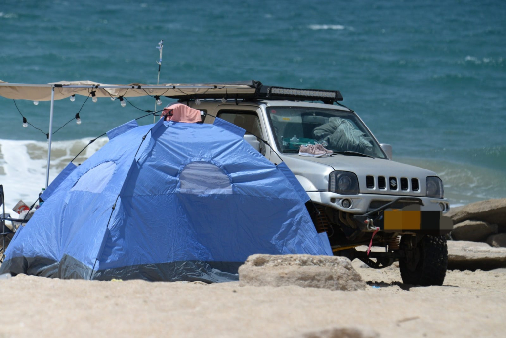 אסורה נסיעה בחופים. צילום: גיא לויאן, רשות הטבע והגנים