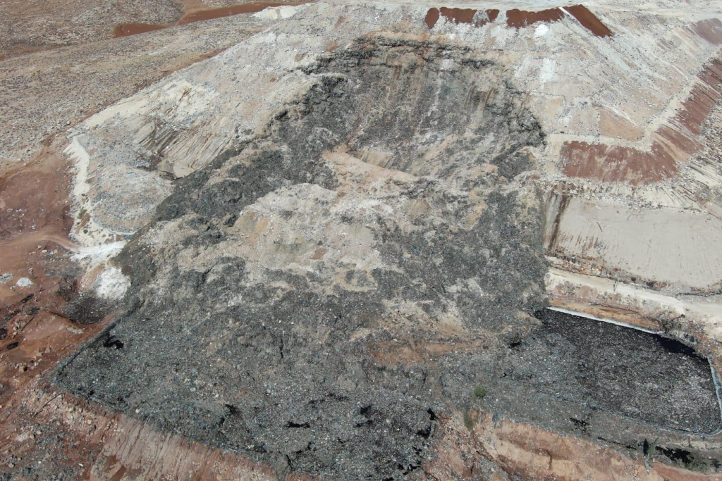 זיהום בנחל דרגה. צילום רשות הטבע והגנים